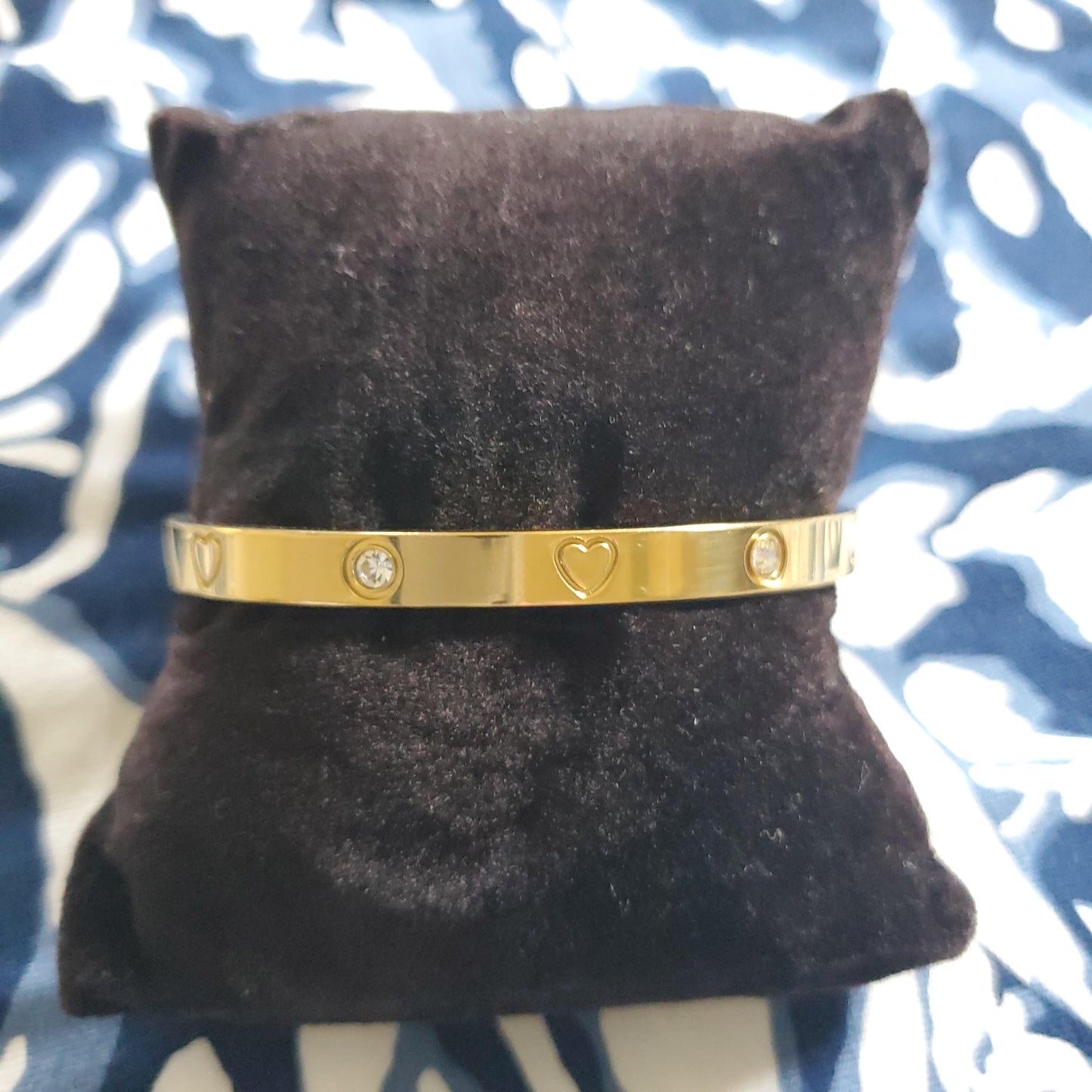 Heart Bangle - A Touch of Love and Elegance