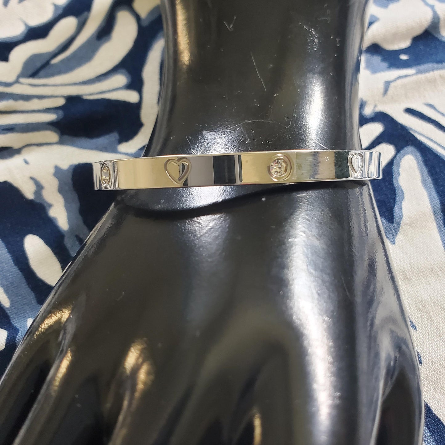 Heart Bangle - A Touch of Love and Elegance