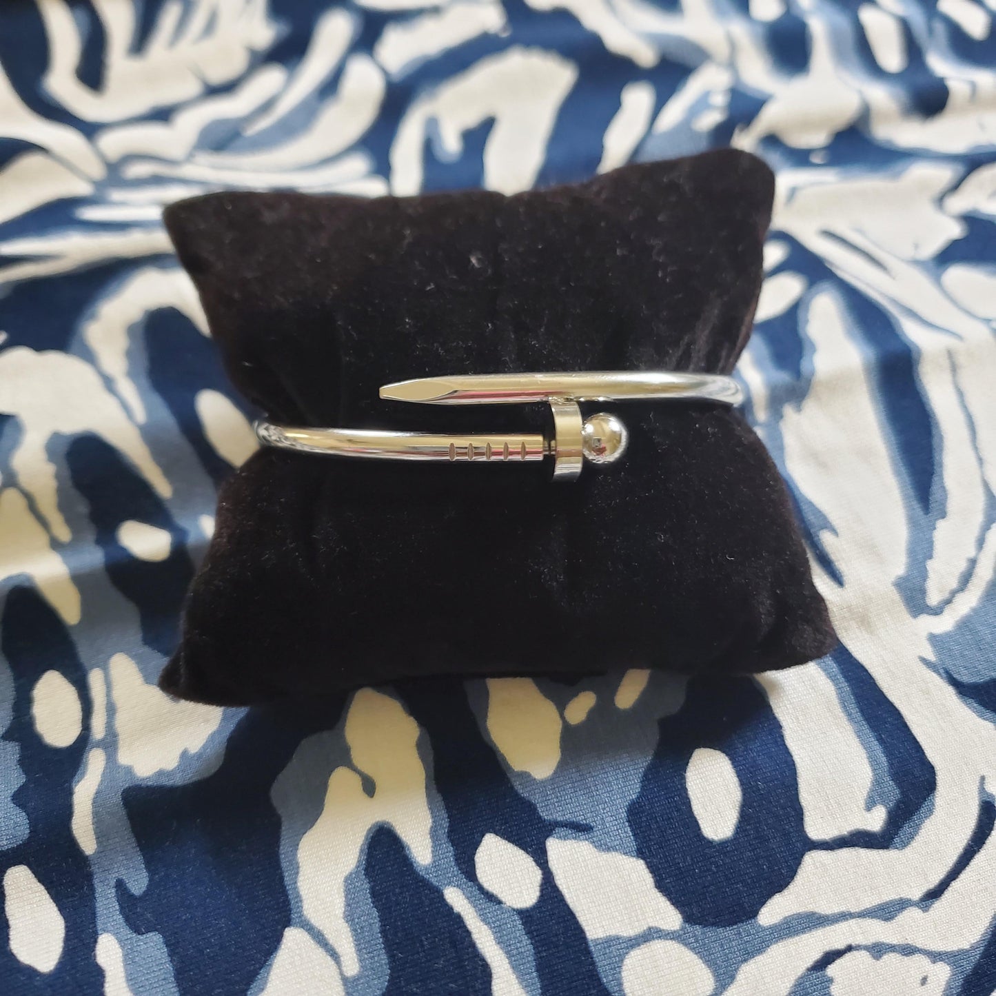 Nail Bangles - Call Me Demure (No Rhinestones)