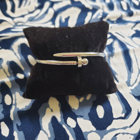 Nail Bangles - Call Me Demure (No Rhinestones)
